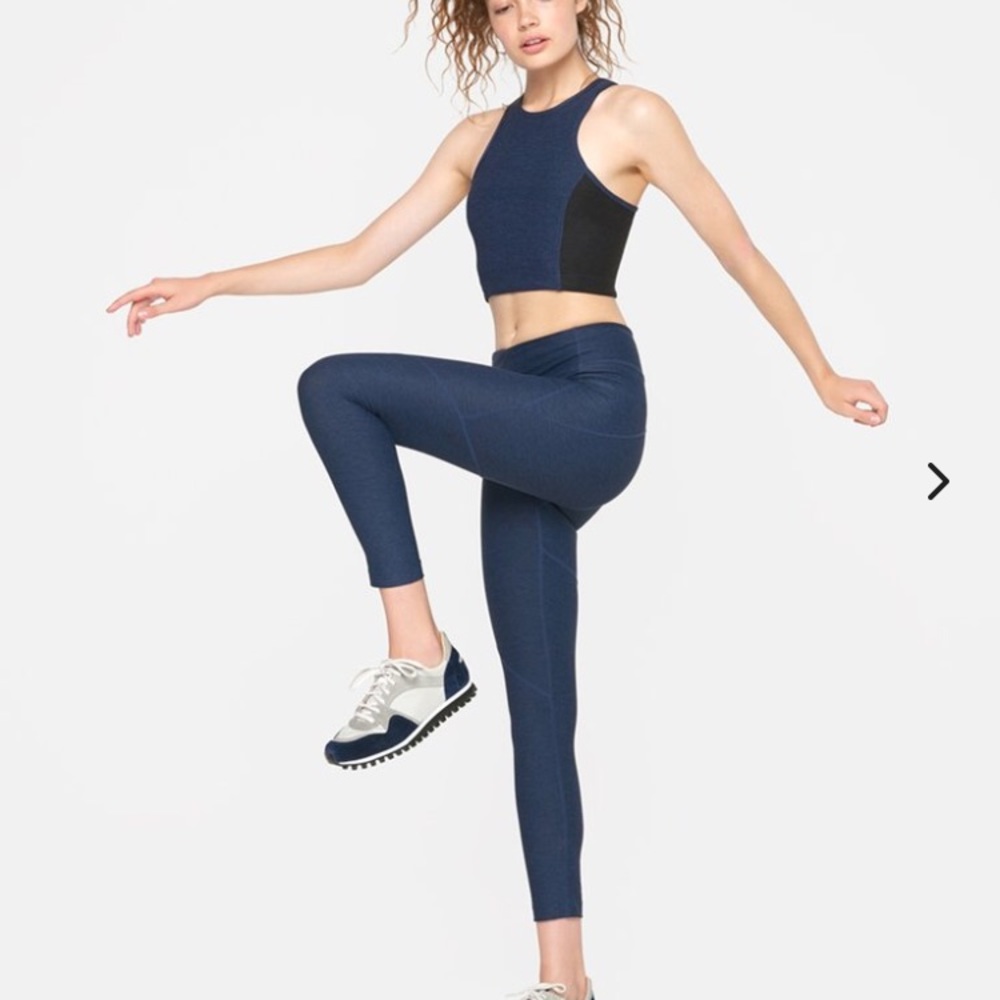 Outdoor voices 3/4 warmup legging